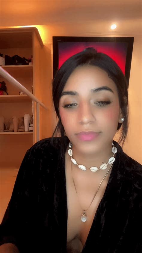 Busty Coco Melon on Tango : r/TangoCaps .